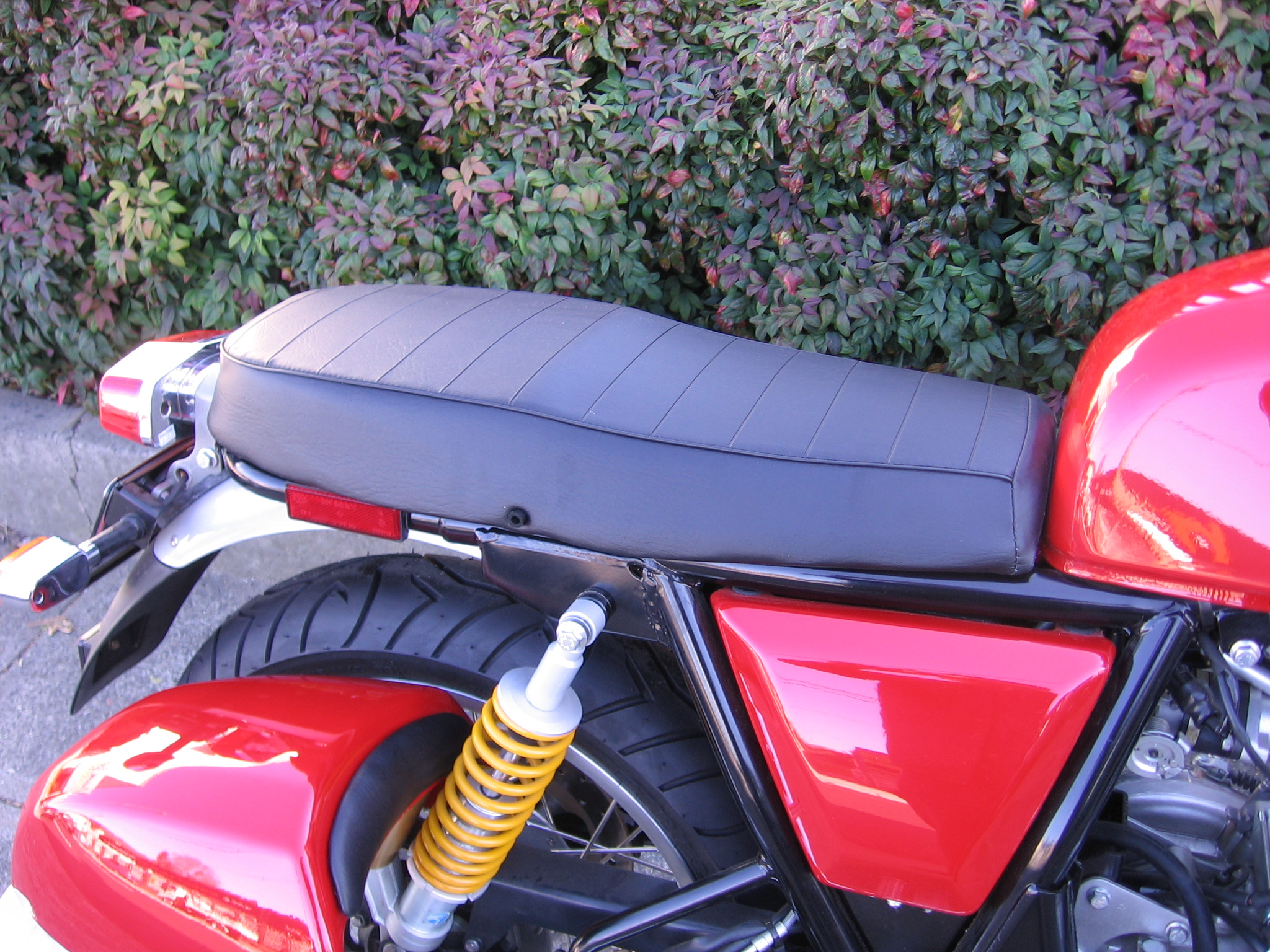 Royal Enfield GT Continental 535  Dual Seat Assembly Backrest & Cow 
